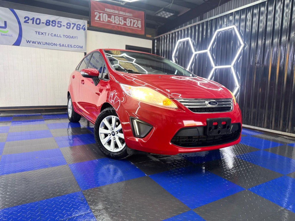 2013 Ford Fiesta Image 3