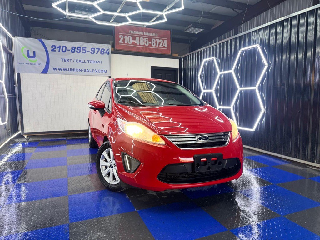 2013 Ford Fiesta Image 5