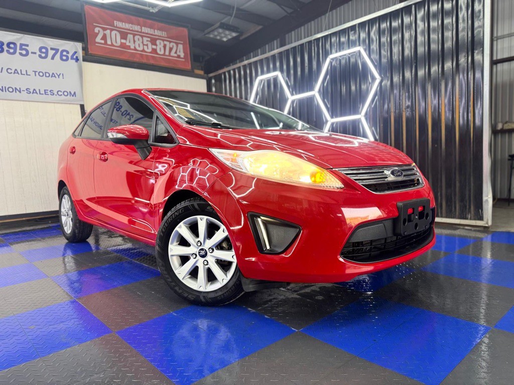 2013 Ford Fiesta Image 6