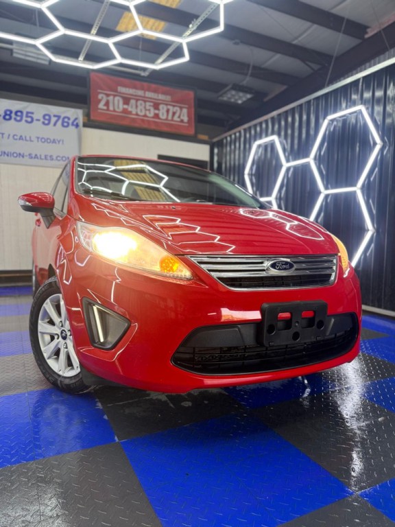 2013 Ford Fiesta Image 8