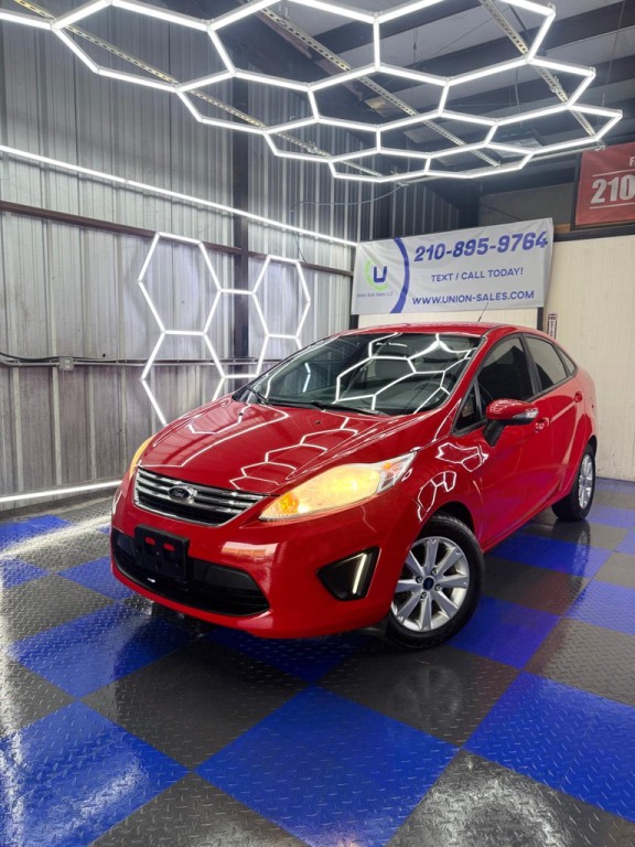 2013 Ford Fiesta Image 11