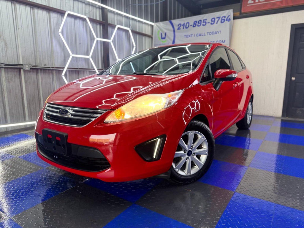 2013 Ford Fiesta Image 14