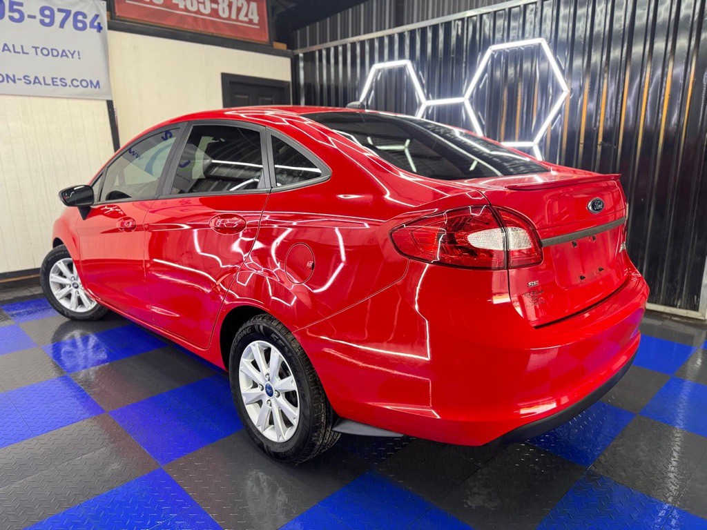 2013 Ford Fiesta Image 25