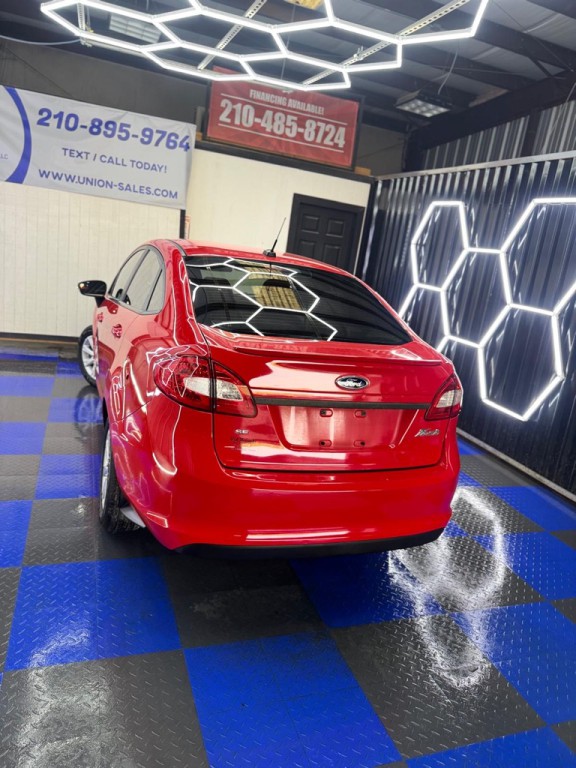 2013 Ford Fiesta Image 26