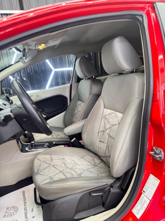 2013 Ford Fiesta Image 29