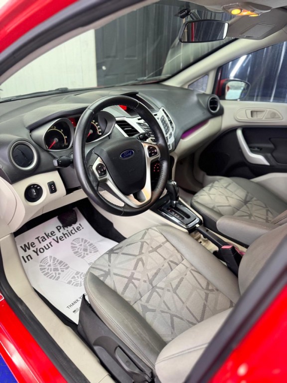 2013 Ford Fiesta Image 33