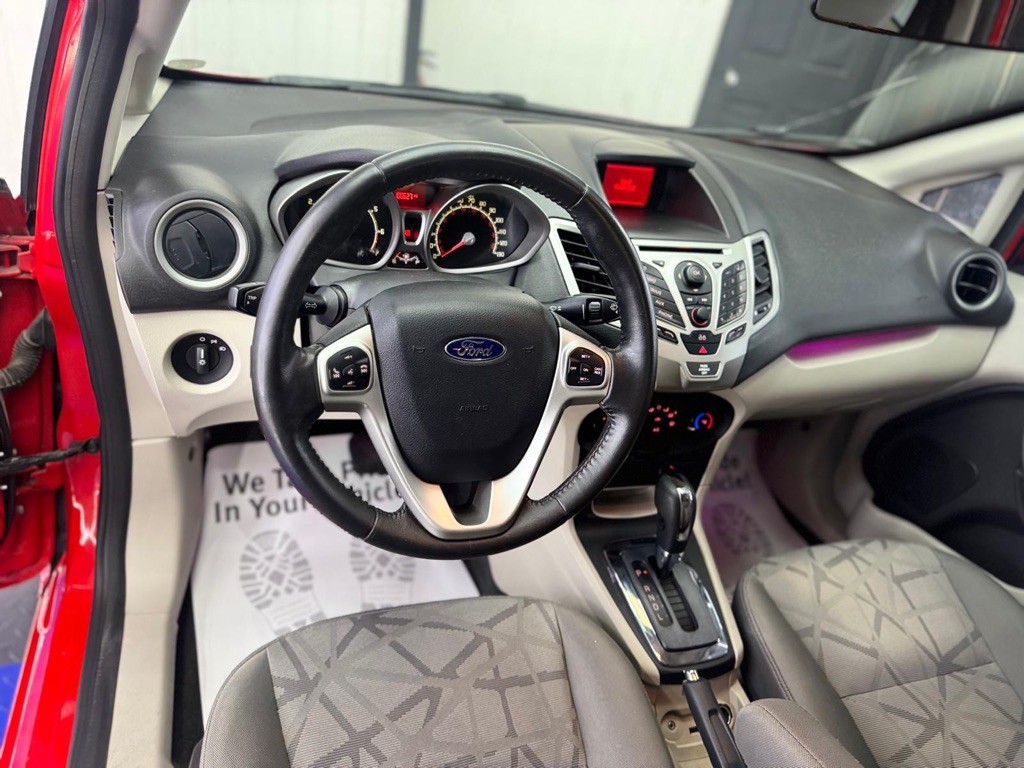 2013 Ford Fiesta Image 35