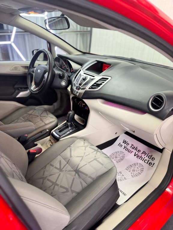 2013 Ford Fiesta Image 37
