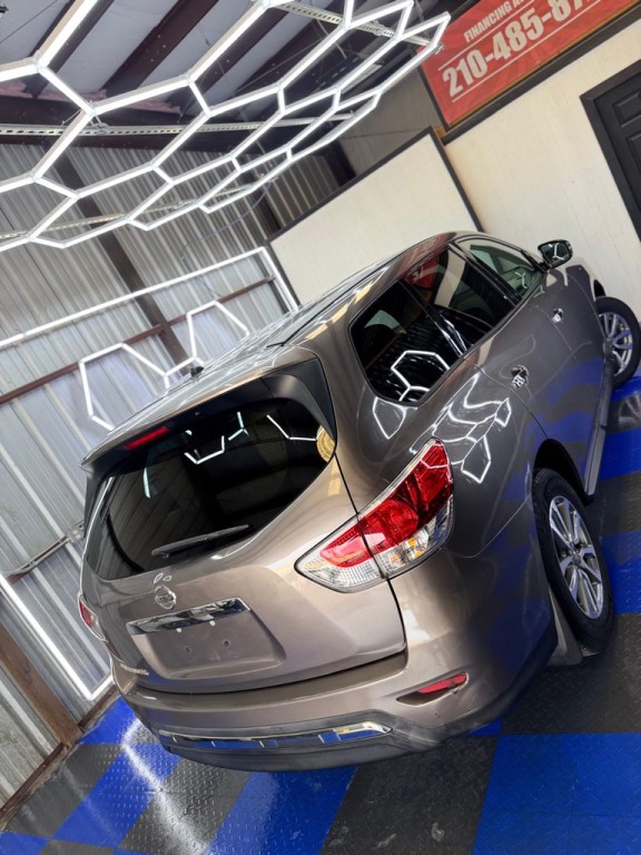 2013 Nissan Pathfinder Image 16