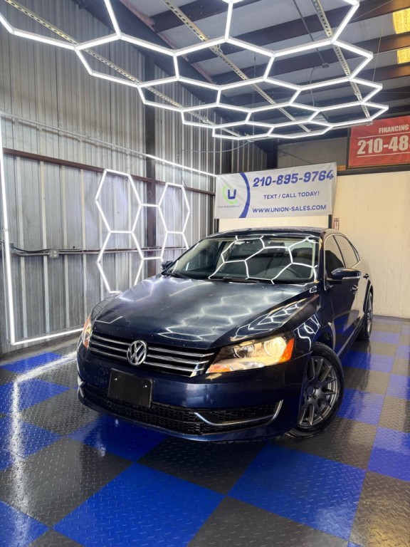 2013 Volkswagen Passat Image 11