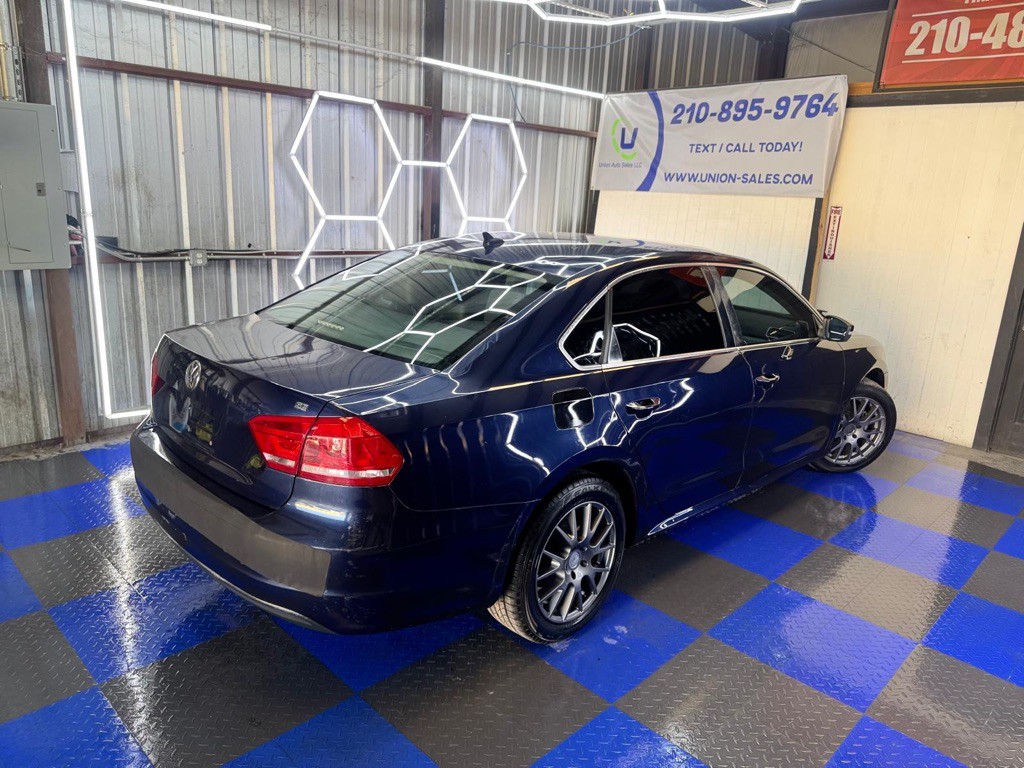2013 Volkswagen Passat Image 13