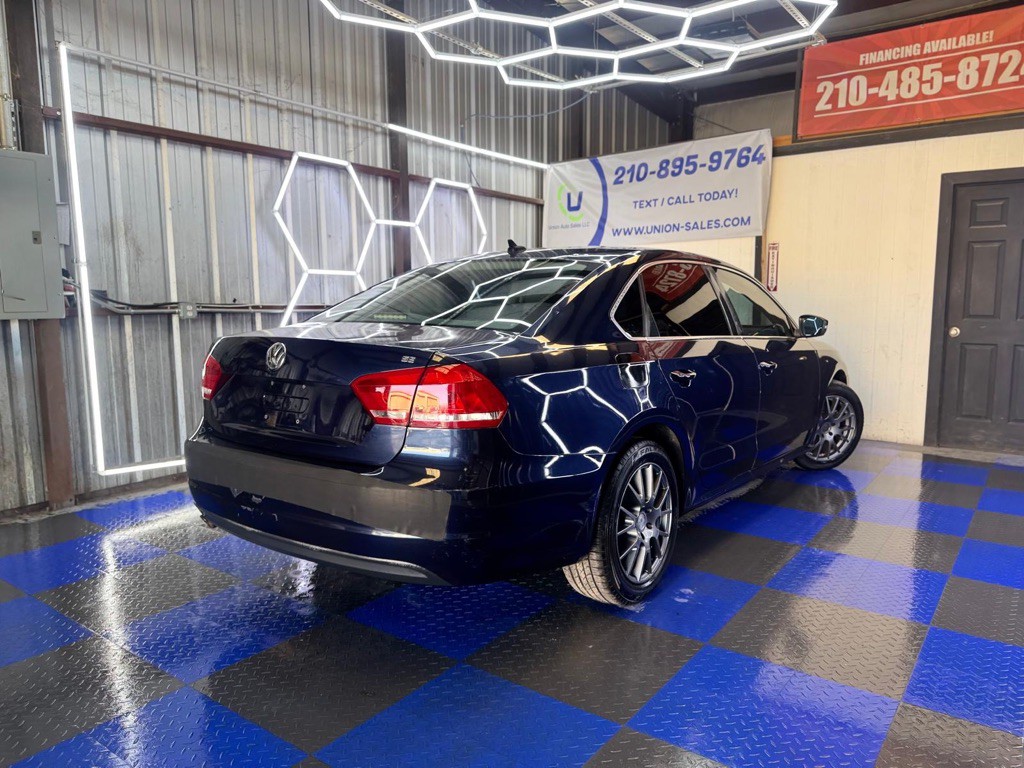 2013 Volkswagen Passat Image 15