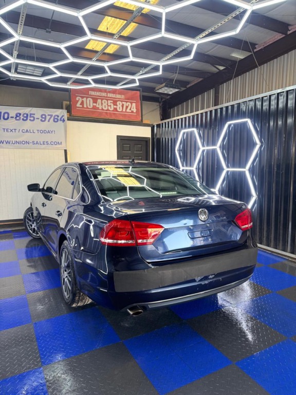 2013 Volkswagen Passat Image 20
