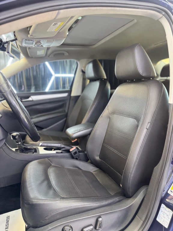 2013 Volkswagen Passat Image 22
