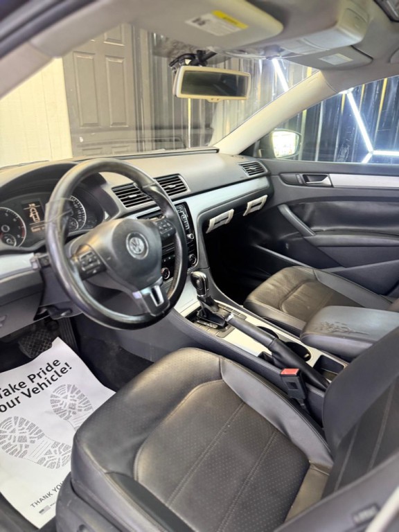 2013 Volkswagen Passat Image 23