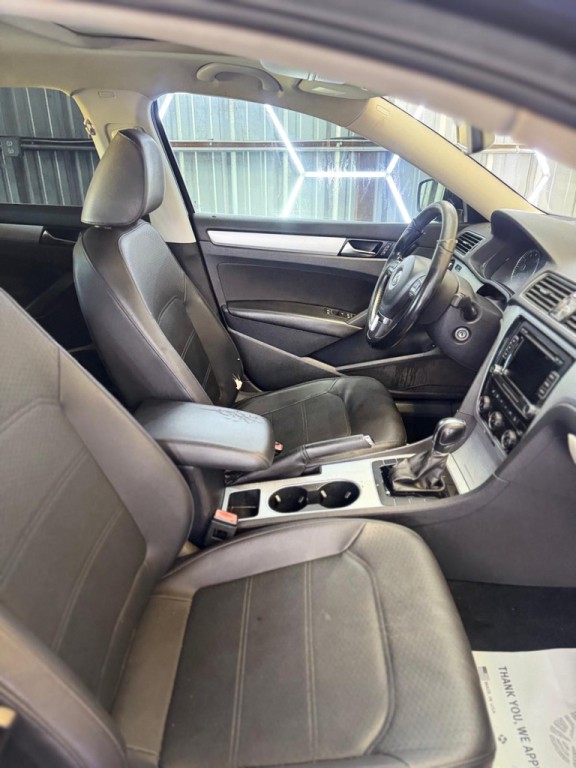 2013 Volkswagen Passat Image 26