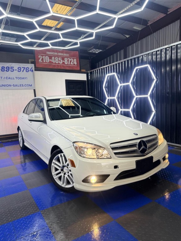 2009 Mercedes-Benz C-Class Image 2
