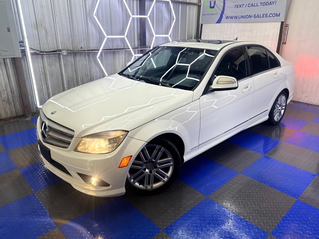 2009 Mercedes-Benz C-Class Image 11