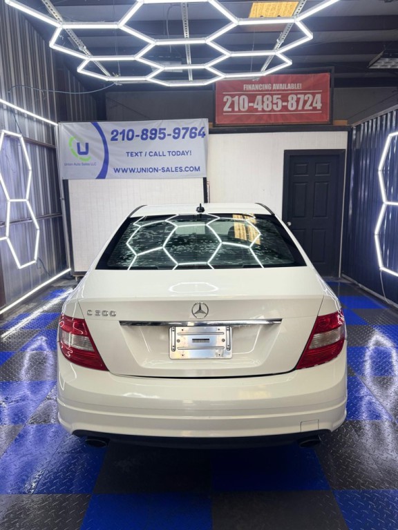 2009 Mercedes-Benz C-Class Image 20