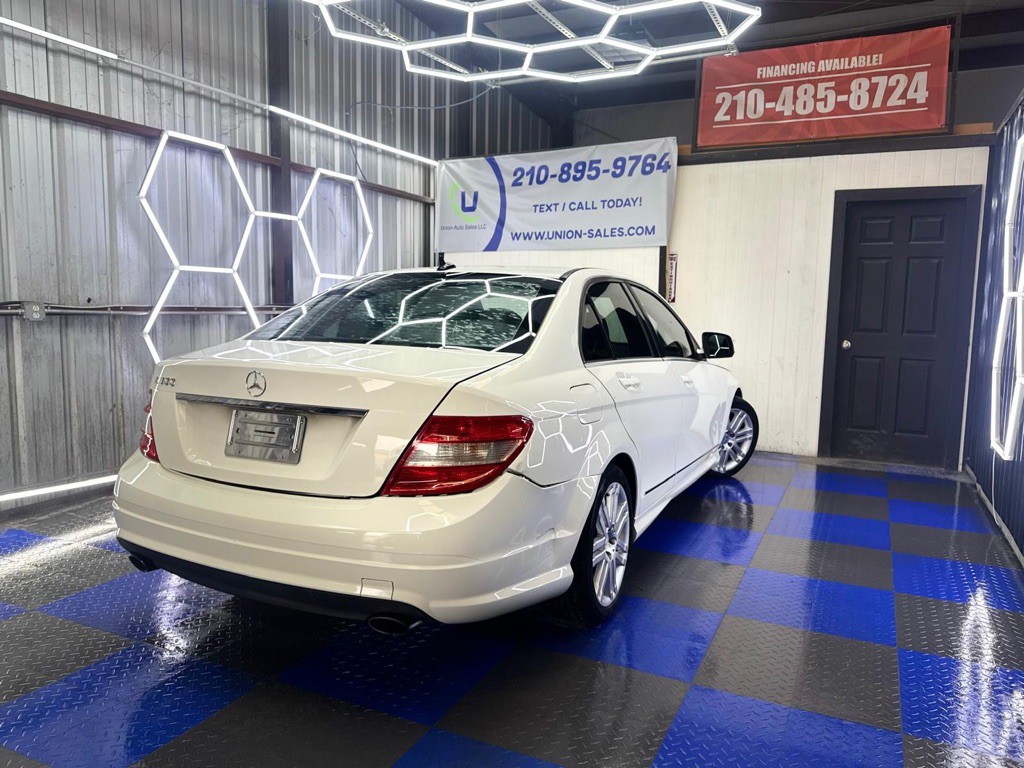 2009 Mercedes-Benz C-Class Image 21