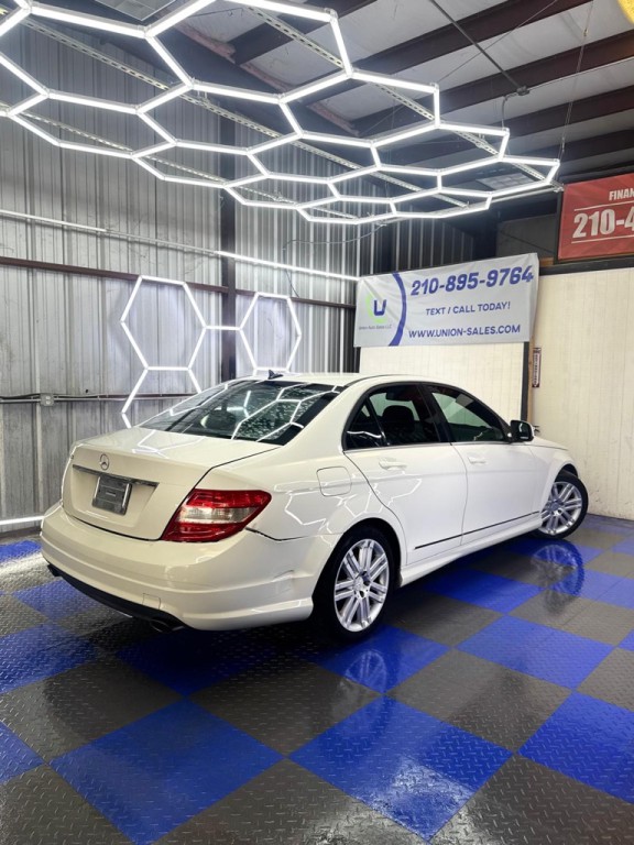 2009 Mercedes-Benz C-Class Image 22