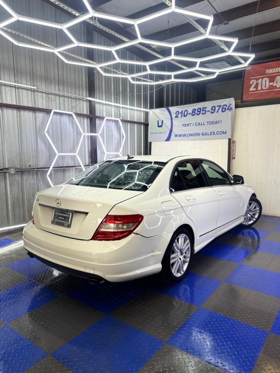 2009 Mercedes-Benz C-Class Image 23
