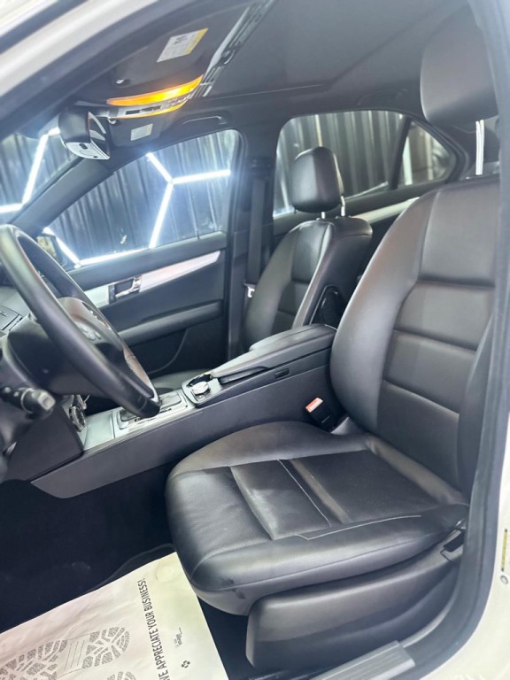2009 Mercedes-Benz C-Class Image 29