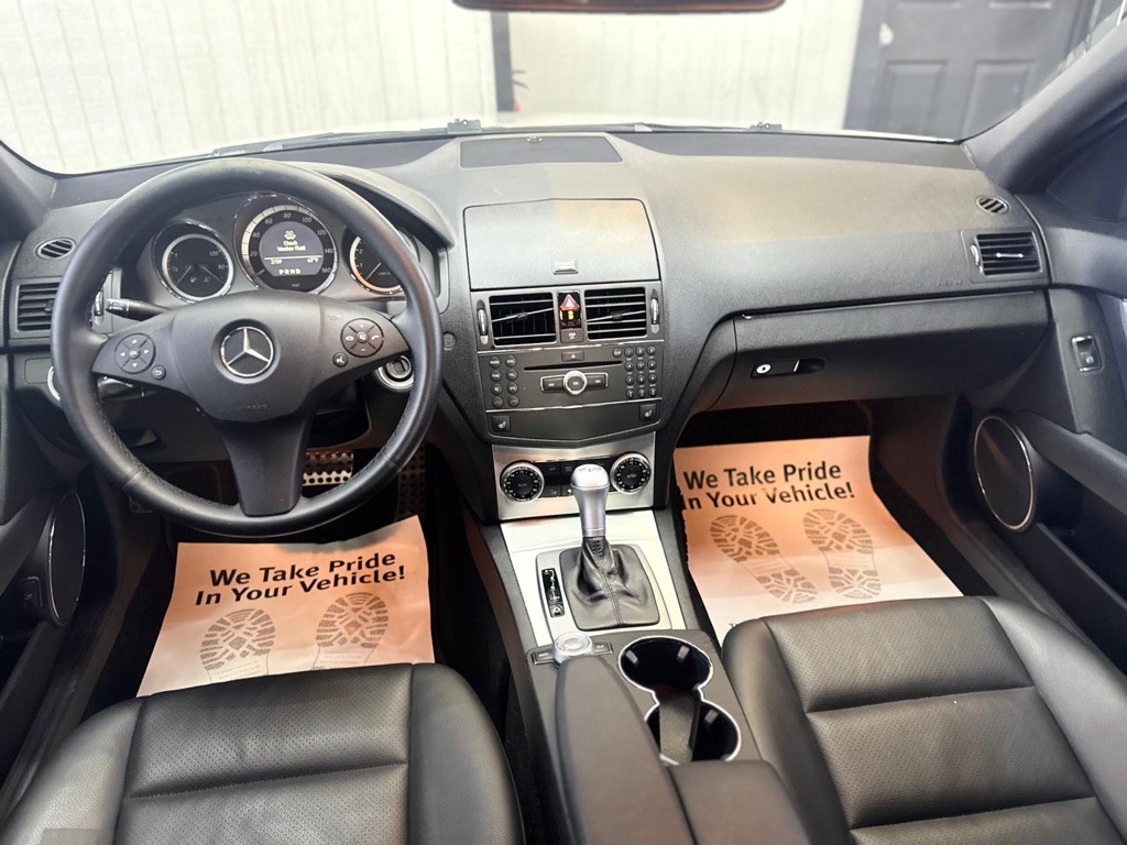 2009 Mercedes-Benz C-Class Image 32
