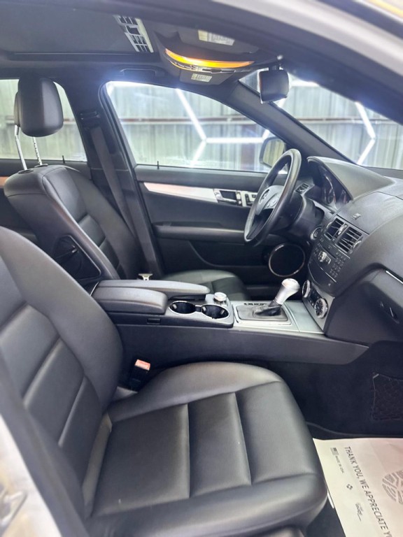 2009 Mercedes-Benz C-Class Image 34
