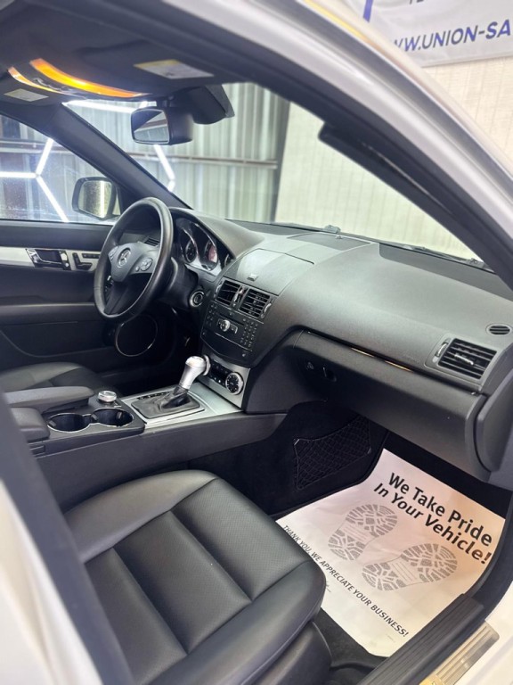 2009 Mercedes-Benz C-Class Image 35