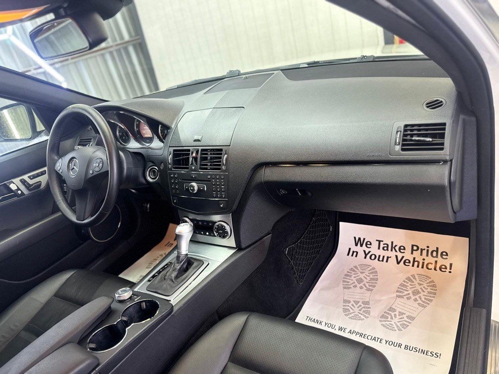 2009 Mercedes-Benz C-Class Image 37