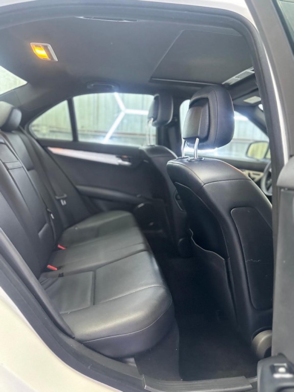 2009 Mercedes-Benz C-Class Image 38