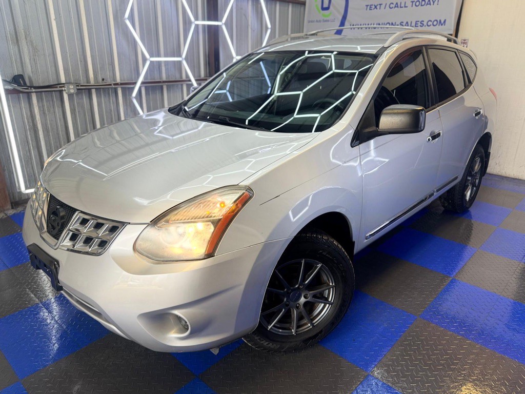 2014 Nissan Rogue Image 2