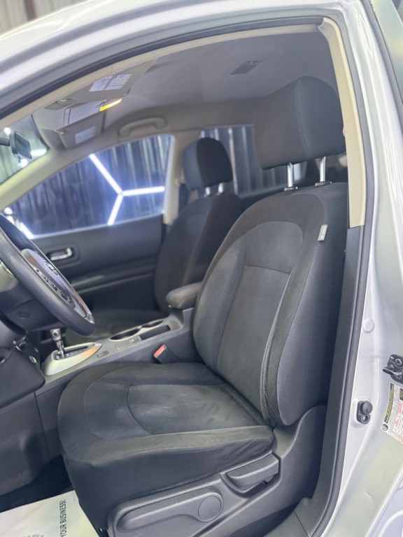 2014 Nissan Rogue Image 25