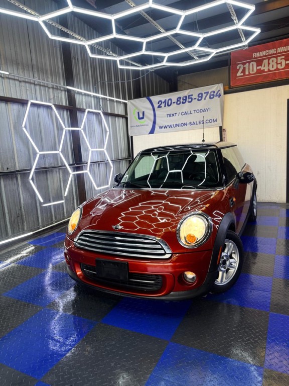 2011 MINI Cooper Image 3