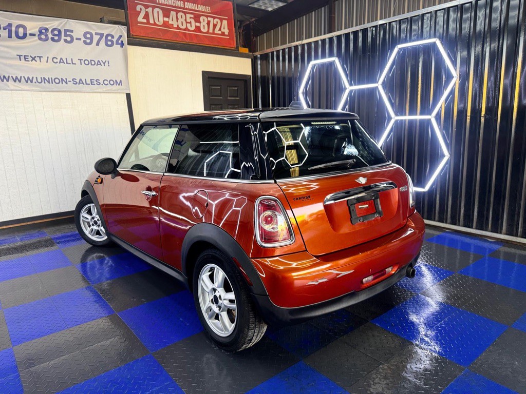 2011 MINI Cooper Image 15