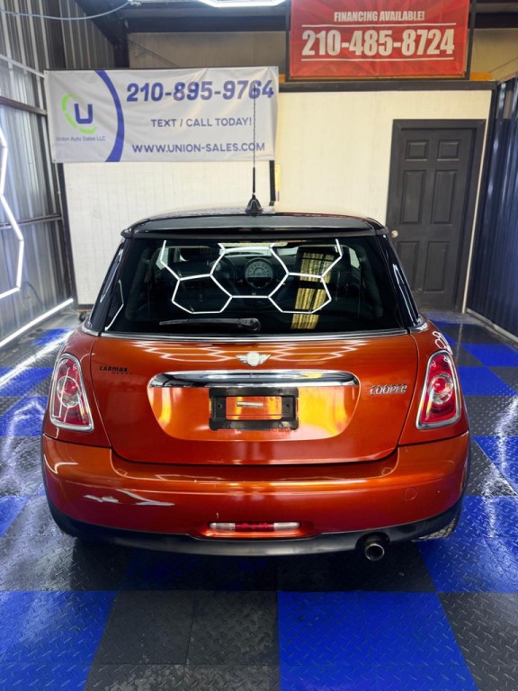 2011 MINI Cooper Image 19