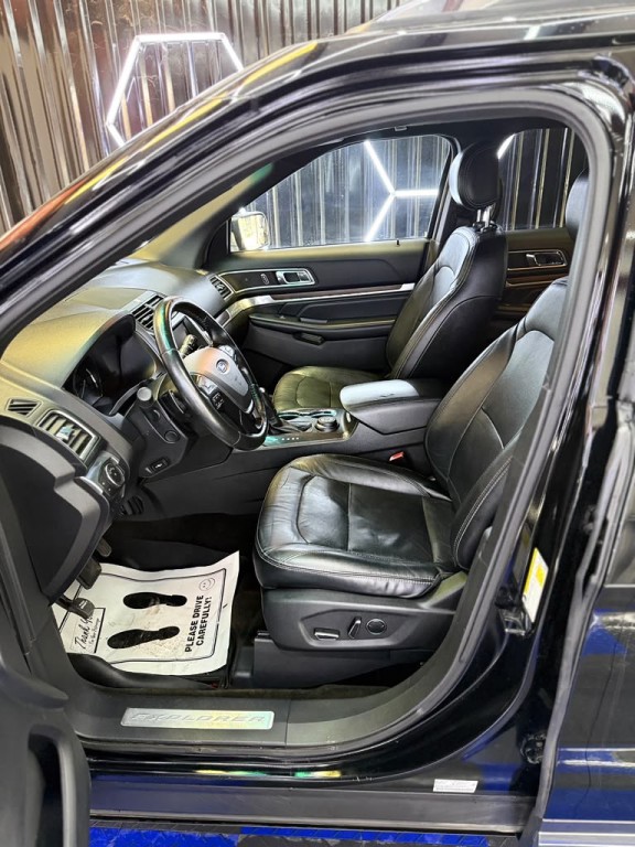 2016 Ford Explorer Image 29