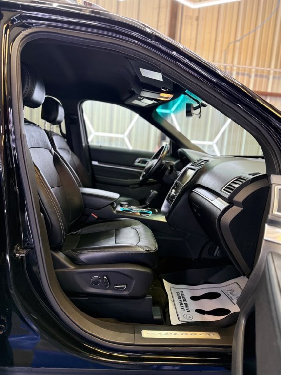 2016 Ford Explorer Image 34