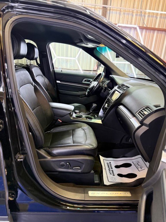 2016 Ford Explorer Image 35
