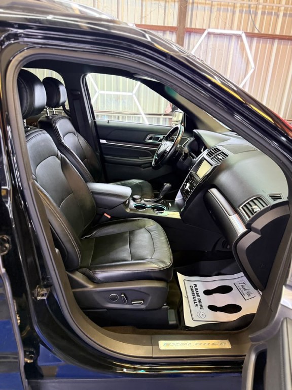 2016 Ford Explorer Image 38