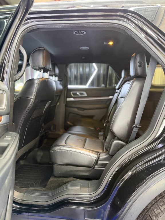 2016 Ford Explorer Image 42