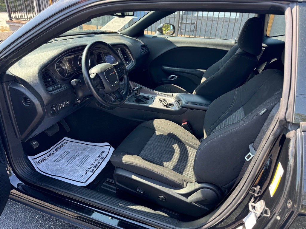 2023 Dodge Challenger Image 6