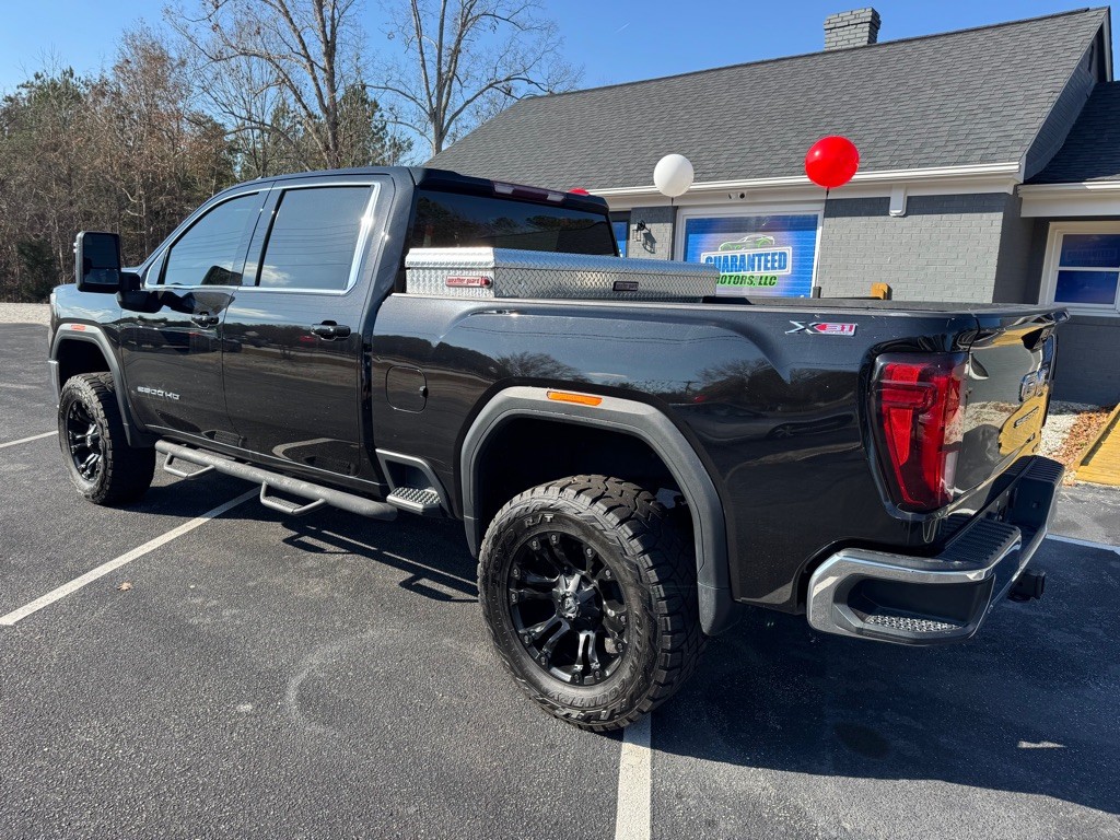 2022 GMC Sierra 2500 Image 2