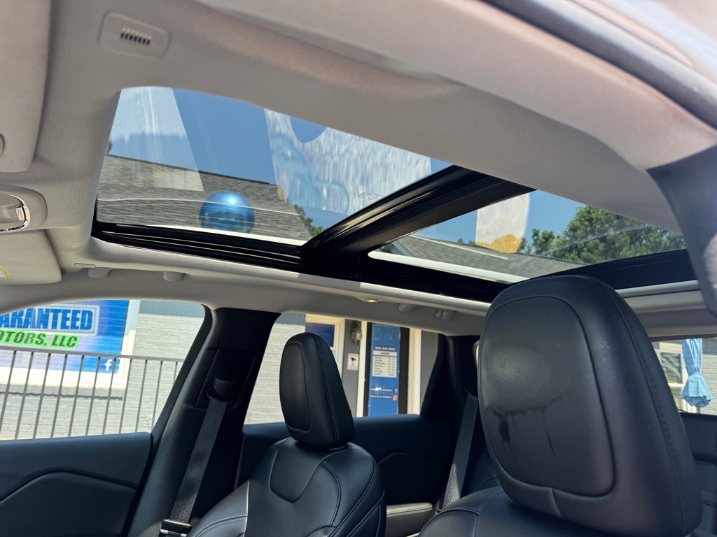 2019 Jeep Cherokee Image 7