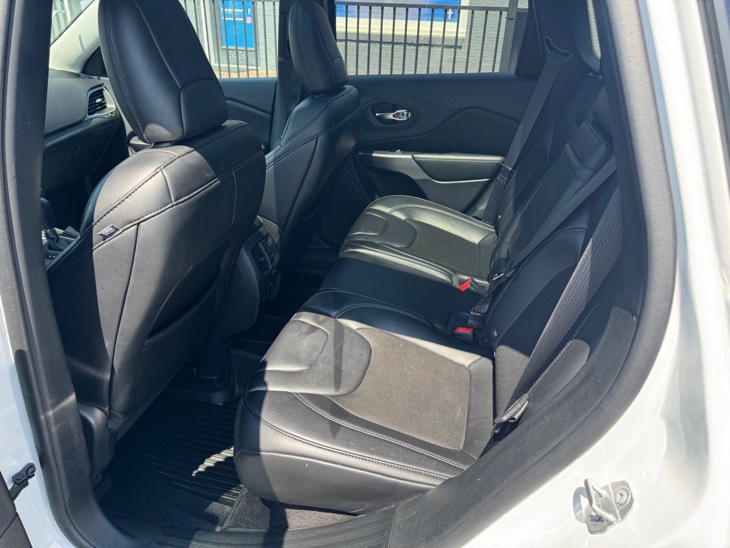 2019 Jeep Cherokee Image 8