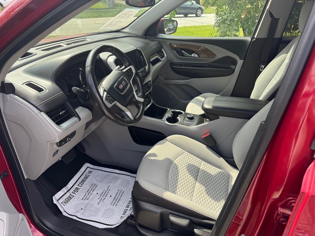 2020 GMC Terrain Image 2
