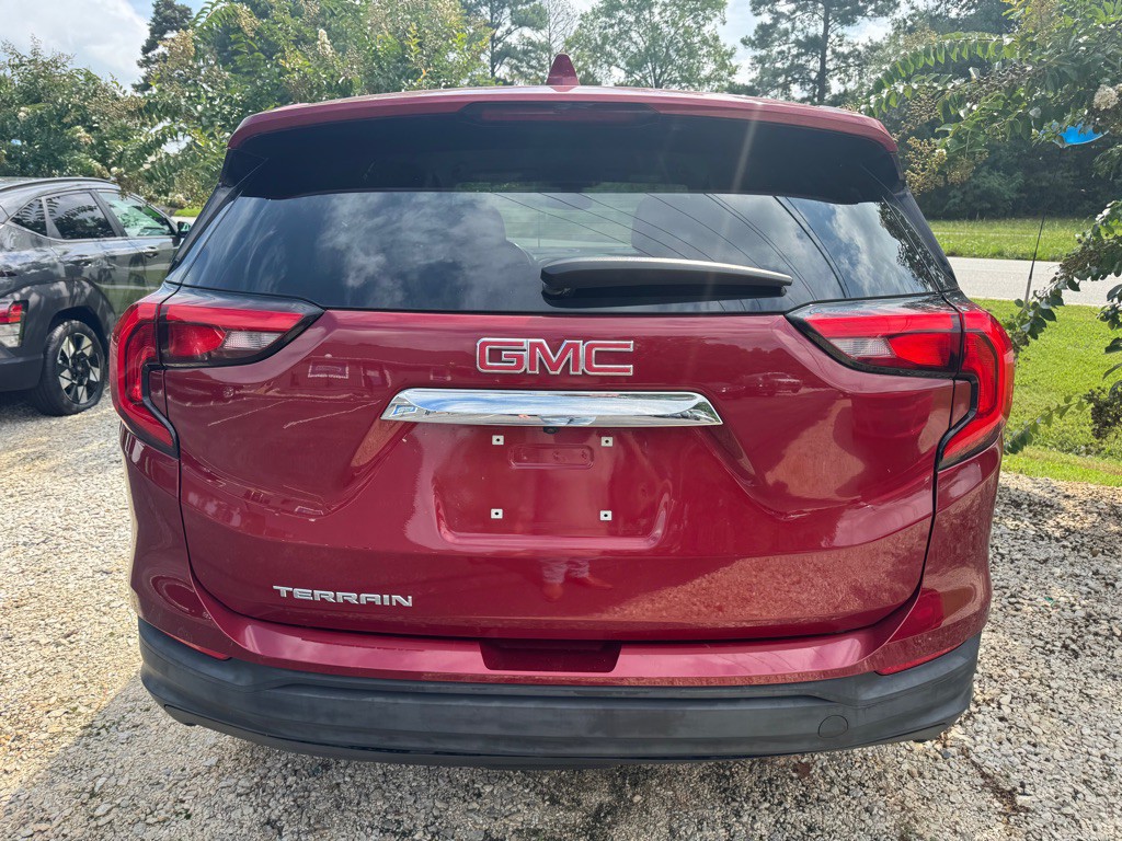 2020 GMC Terrain Image 3