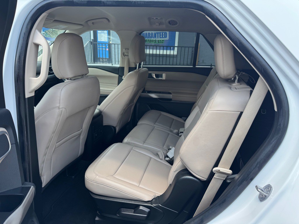 2023 Ford Explorer Image 8