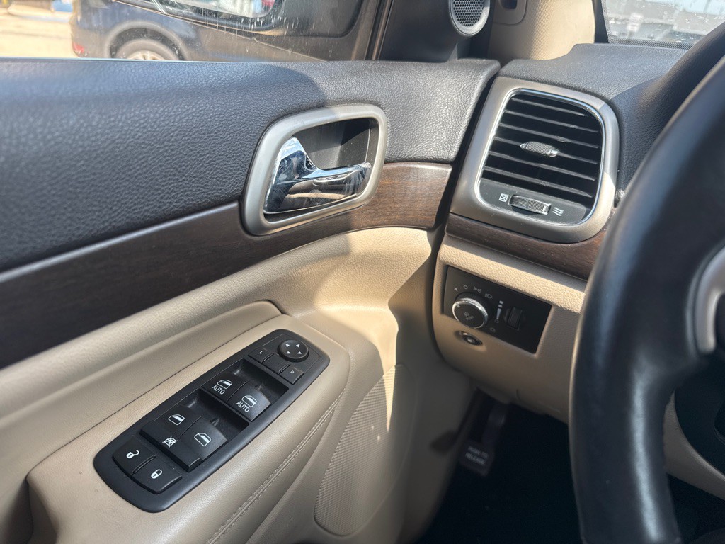 2017 Jeep Grand Cherokee Image 8